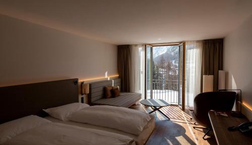Comfort Room with South View