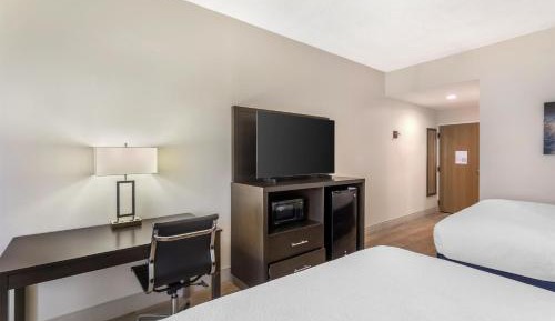 Queen Room with Two Queen Beds - Non-Smoking