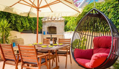 Comfort One-Bedroom Apartment with Shared Terrace