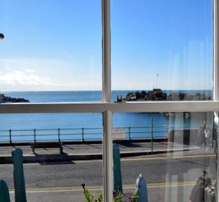 Loft Sea View Ensuite Strictly No Pets