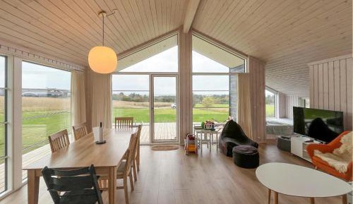Three-Bedroom Vacation Home 