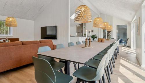 Ten-Bedroom Holiday Home