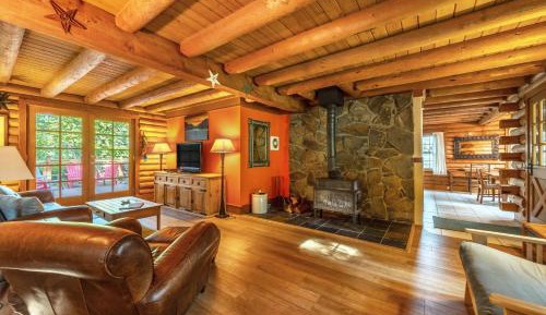 Three-Bedroom Vacation Home 