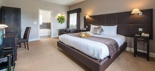 Family Room (2 Adults + 2 Children)