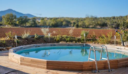 Two-Bedroom Deluxe Apartment with Garden View