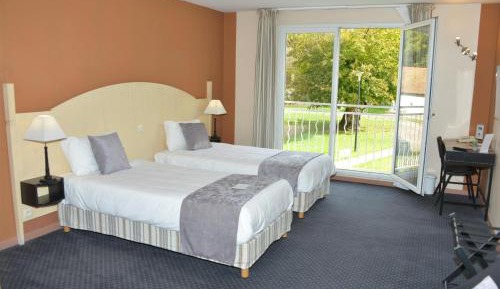 Twin Room with Sofa Bed - Non-Smoking