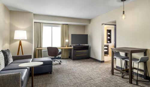 One-Bedroom King Suite with Sofa Bed 