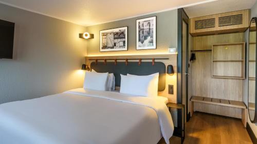 Superior Room - 1 King Bed