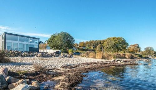 Three-Bedroom Vacation Home 