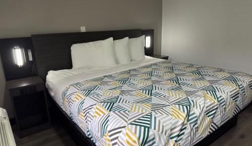 King Room - Non-Smoking