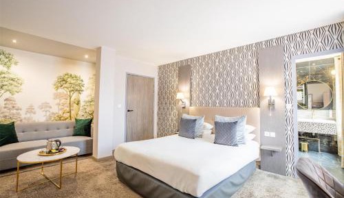 Queen Suite