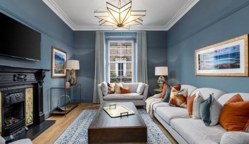 Deluxe One-Bedroom Apartment