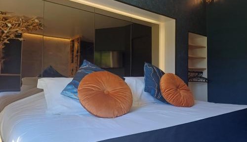 King Suite with Spa Bath