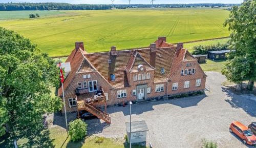 Two-Bedroom Apartment with Balcony