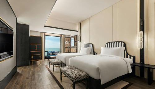 Traders, Twin Bed, Sea View