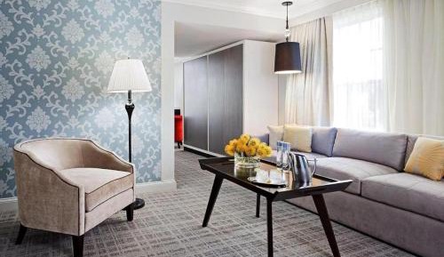 King Suite with Sofa Bed