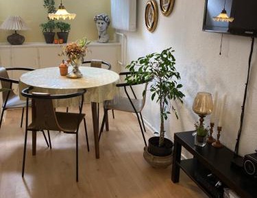 Single Room with Shared Bathroom