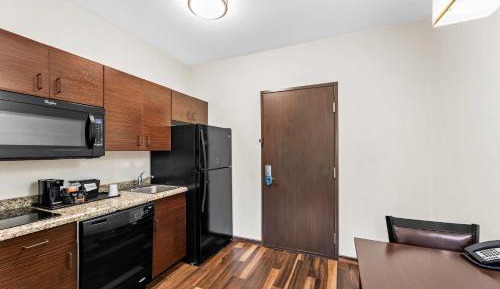 Efficiency King Suite - Accessible/Non-Smoking