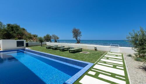Villa - Beach Front