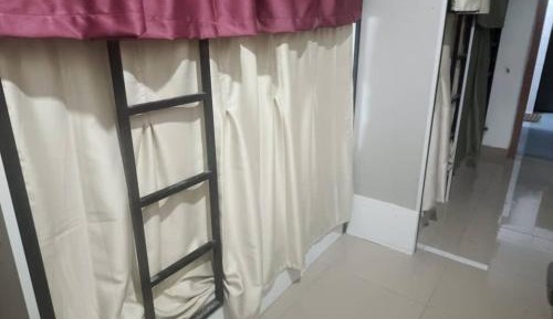 Single Bed in Mixed Dormitory Room