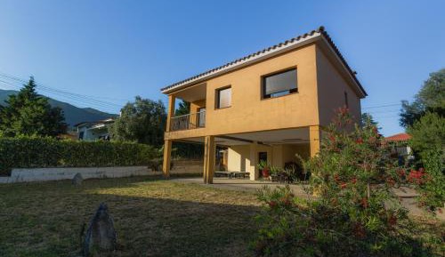 Three-Bedroom Vacation Home 