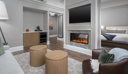 Legacy Double Queen with Sofa Sleeper