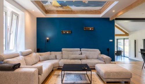 Villa with Garden View