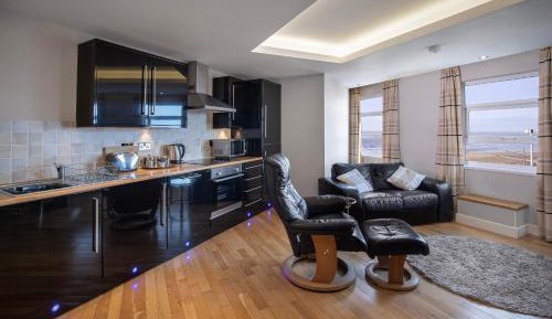 11 One-Bedroom Apartment with Sea View