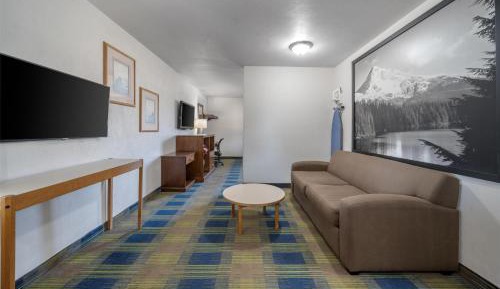 Two-Room King Suite with Sofa Bed - Non-Smoking