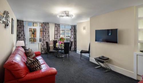 03 Three-Bedroom Apartment with Ocean View