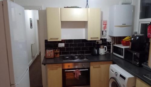 Standard Twin Room with Shared Bathroom