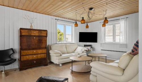 Three-Bedroom Vacation Home 