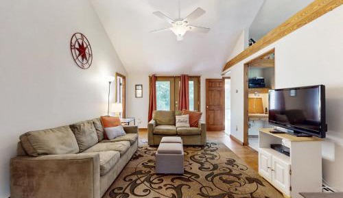 Three-Bedroom Vacation Home 