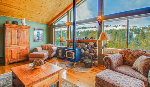 Three-Bedroom Vacation Home 