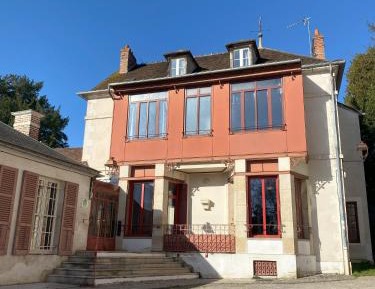 Single Bed in Dormitory Room