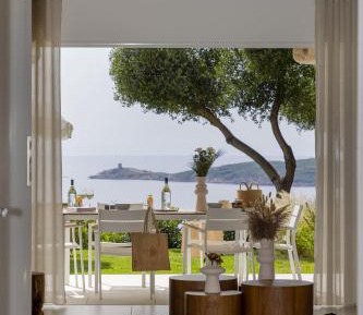Premium Apartment with Sea View - Garden Level