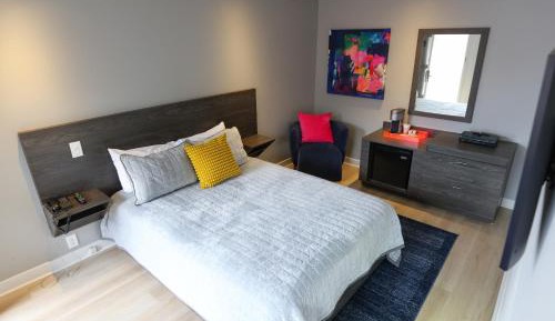 Standard Queen Room