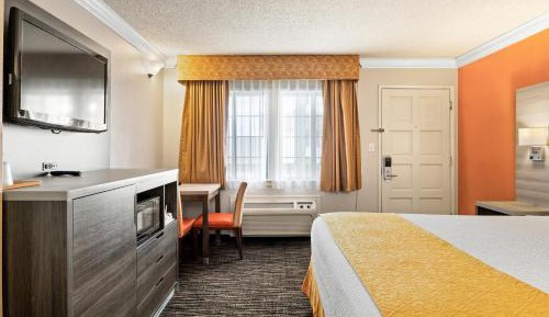 Queen Room