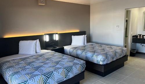 Queen Room with Two Queen Beds - Non-Smoking