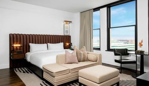 One-Bedroom King Suite - 12th Floor with City View