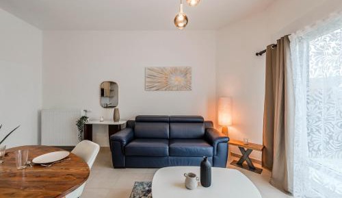 One-Bedroom Apartment with Garden View