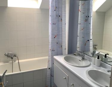 Deluxe Room (2 Adults + 1 Child)