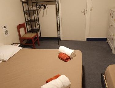 Basic Triple Room with Shared Bathroom