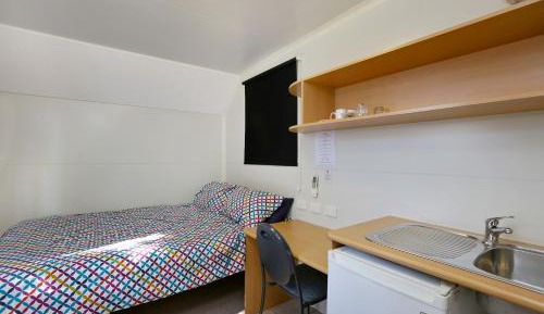 Compact Queen Van Room