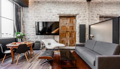 Two-Bedroom Deluxe Apartment