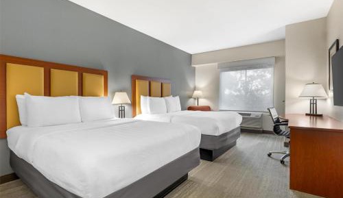 Queen Room with Two Queen Beds - Non-Smoking