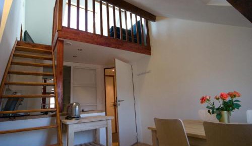 Studio - Split Level