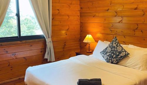 Queen Room with Garden View