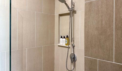 One-Bedroom Apartment with Balcony