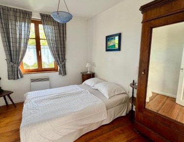 Apartment with Garden View